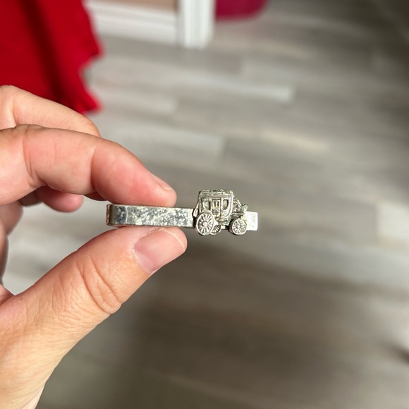 5/$25 SHEILDS Silver Carriage Tie Clip for men 🚗 - Picture 7 of 7